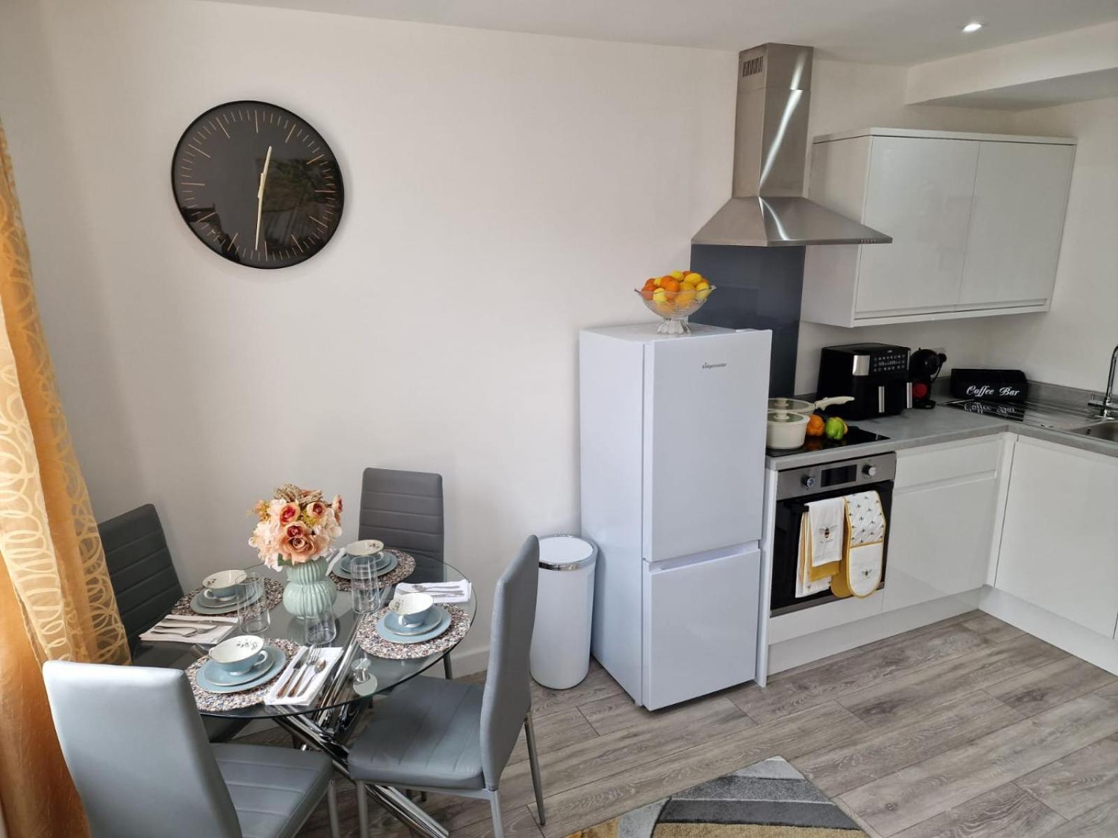 Apartment 12 B Market Street *