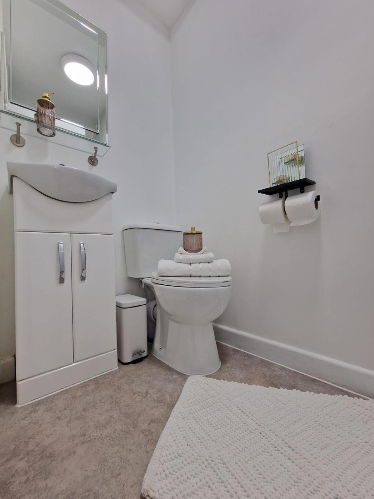 12 B Market Street Apartment